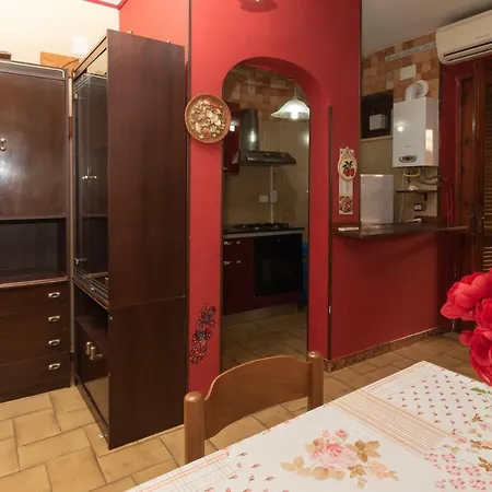 Appartamento Con Veranda E Giardino