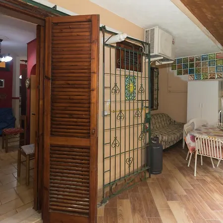 Appartamento Con Veranda E Giardino Pizzo (Calabria)